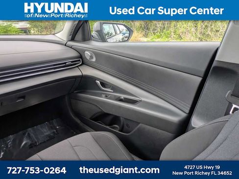 Used 2024 Hyundai Elantra SE FWD image 16