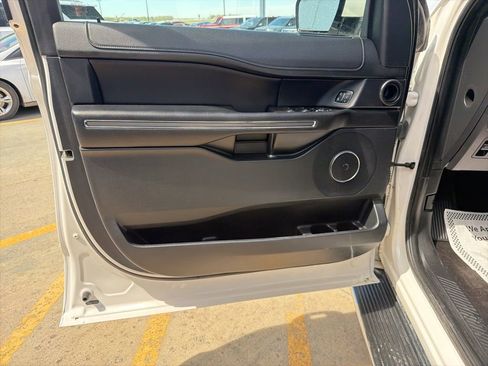 Used 2019 Ford Expedition XLT w/ Equipment Group 202A image 10