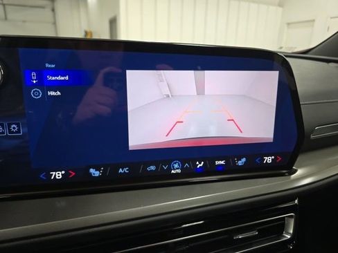 New 2026 Chevrolet Traverse LT w/ Sun and Wheel Package FWD image 14