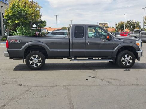Used 2016 Ford F250 Lariat w/ Lariat Interior Package AWD/4WD image 2