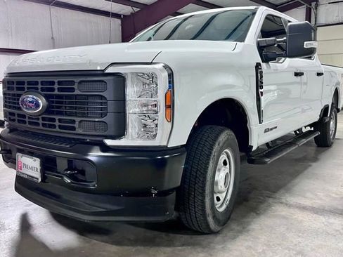 Used 2025 Ford F250 XL AWD/4WD image 6