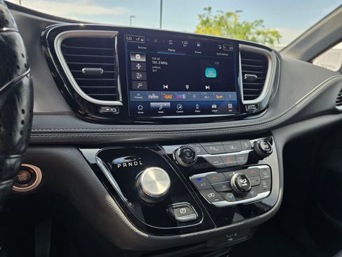 Used 2026 Chrysler Pacifica Select AWD/4WD image 19