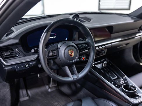 Used 2025 Porsche 911 Carrera RWD image 32