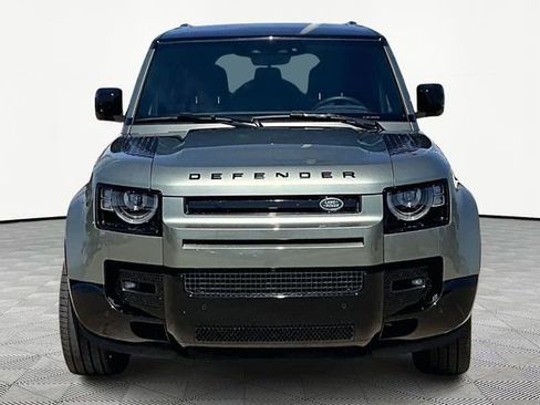 Used 2024 Land Rover Defender 130 X-Dynamic SE AWD/4WD image 3