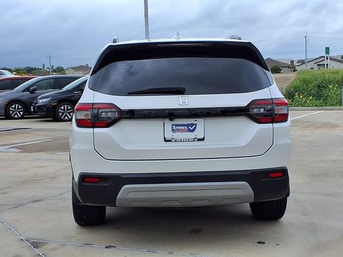 Certified 2024 Honda Pilot EX-L image 6