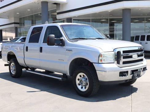 Used 2005 Ford F250 Lariat AWD/4WD image 8