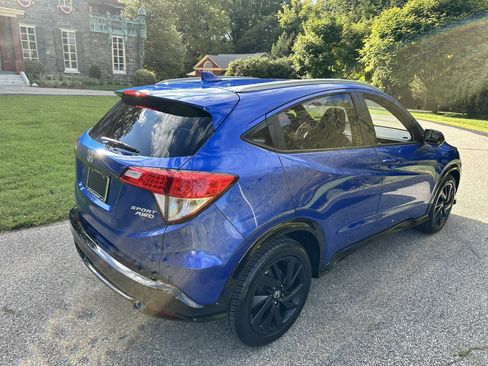 Used 2021 Honda HR-V Sport image 10