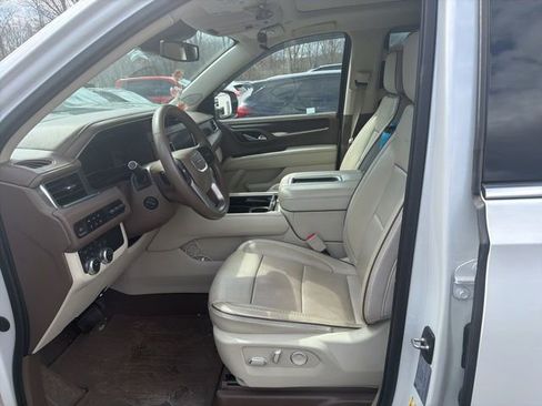 Used 2023 GMC Yukon Denali image 8