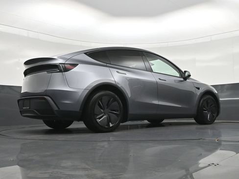Used 2026 Tesla Model Y 2WD image 26