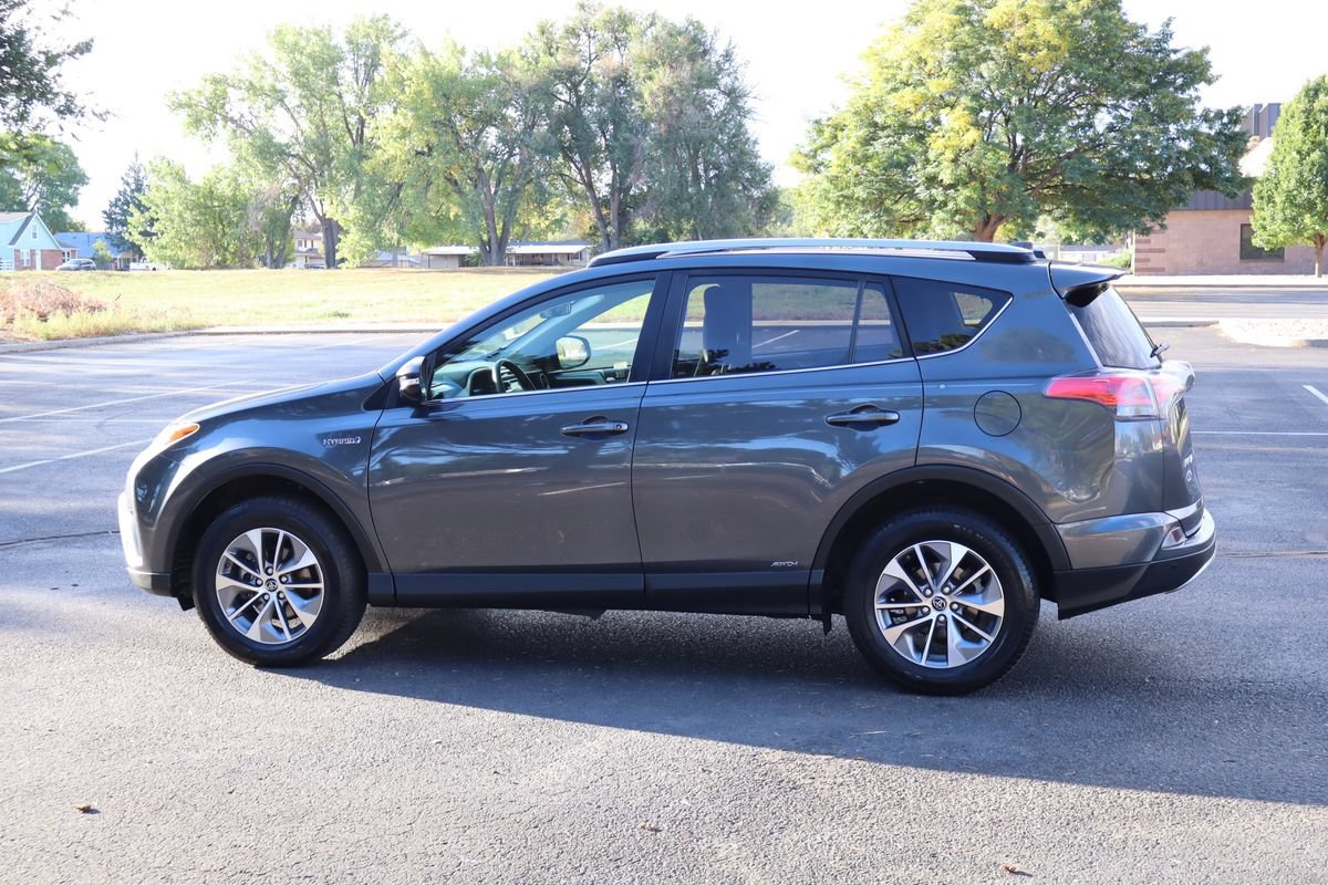 Used 2018 Toyota RAV4 XLE w/ Convenience Package AWD/4WD image 8