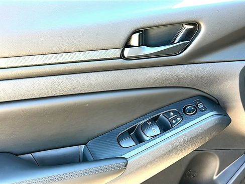 New 2026 Nissan Altima 2.5 SV w/ SV Premium Package FWD image 14