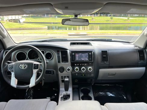 Used 2014 Toyota Sequoia SR5 RWD image 19