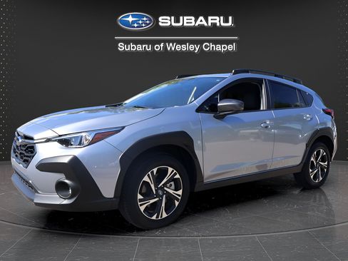 Used 2024 Subaru Crosstrek 2.0i Premium w/ Crosstrek Mirror Package AWD/4WD image 3