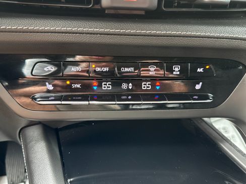 Used 2023 Buick Envision Preferred AWD/4WD image 33