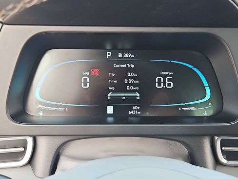 Certified 2025 Hyundai Elantra Sport image 32