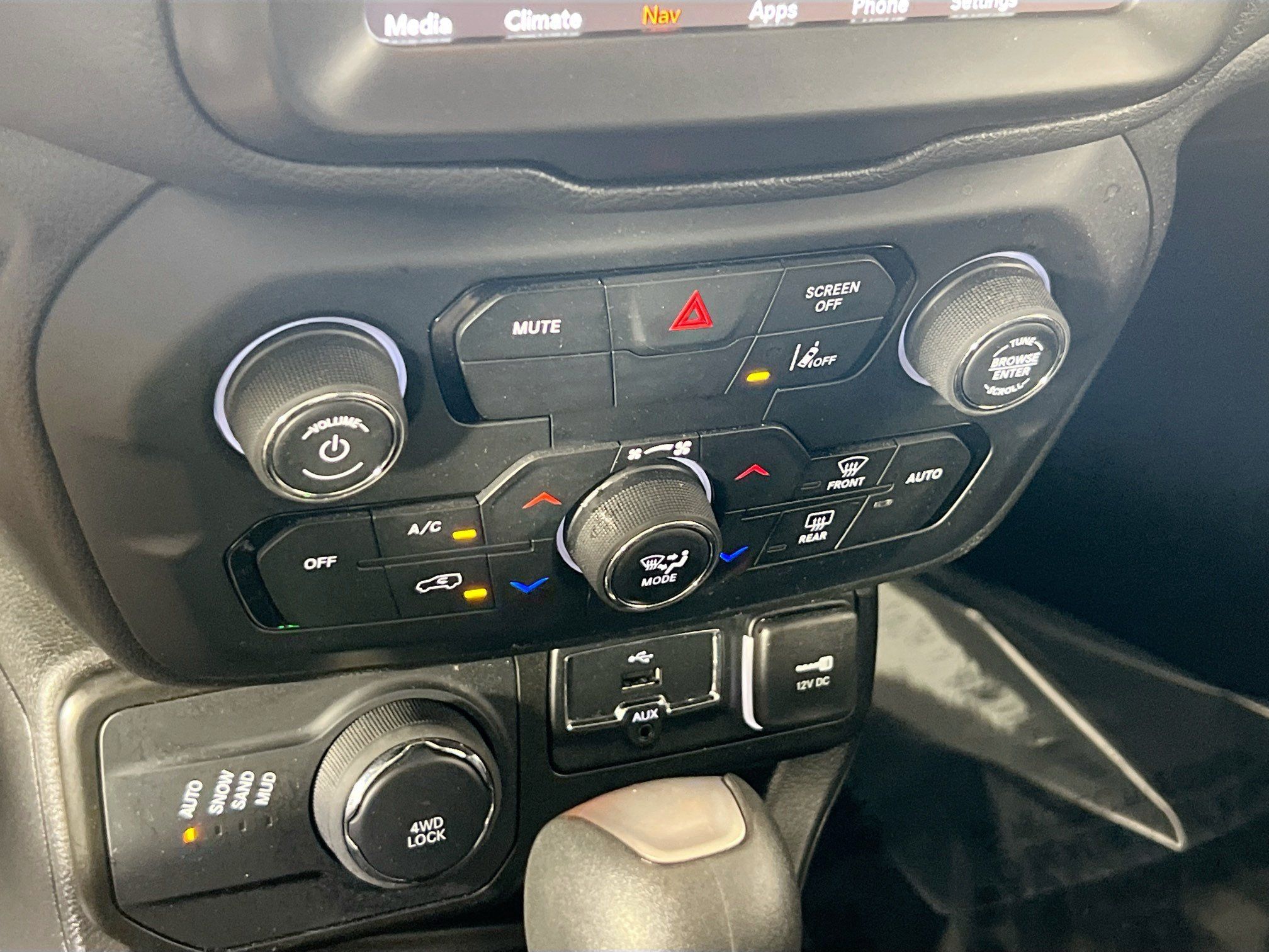 Used 2022 Jeep Renegade Latitude AWD/4WD image 16