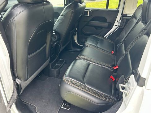 Used 2021 Jeep Wrangler Unlimited Sahara AWD/4WD image 12