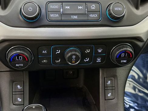 Used 2019 GMC Acadia SLT image 16