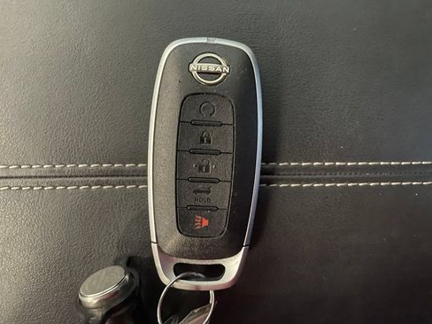 Certified 2025 Nissan Pathfinder SV FWD image 18