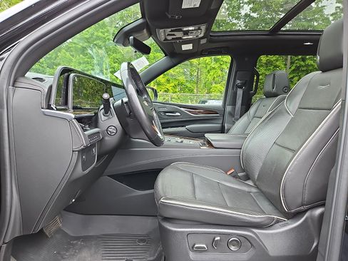 Used 2024 Cadillac Escalade ESV Premium Luxury AWD/4WD image 13