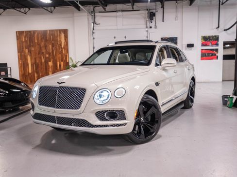 Used 2017 Bentley Bentayga AWD/4WD image 75