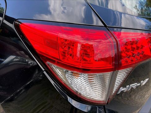 Used 2019 Honda HR-V LX image 28