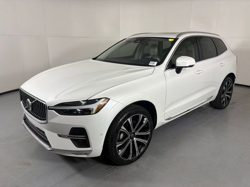 Used 2023 Volvo XC60 B5 Ultimate w/ Protection Package FWD image 4