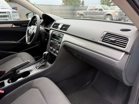 Used 2012 Volkswagen Passat 2.5 S FWD image 19