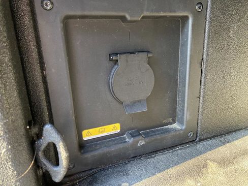 Used 2021 Ford F150 Lariat w/ Equipment Group 502A High image 18