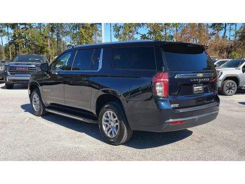 Used 2023 Chevrolet Suburban LT image 7