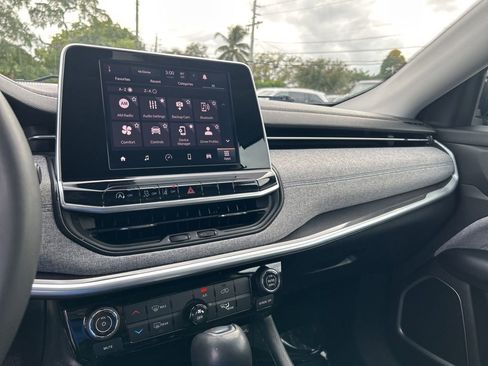 Certified 2022 Jeep Compass Latitude image 12