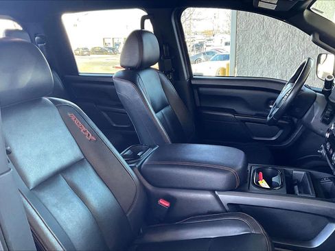 Used 2020 Nissan Titan PRO-4X w/ Pro-4x Convenience Package image 8