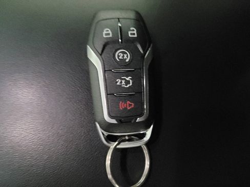 Used 2016 Lincoln MKX Select w/ Select Plus Package image 32