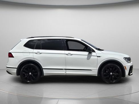 Used 2021 Volkswagen Tiguan SE R-Line image 3
