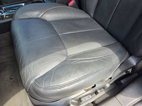 Used 2008 Cadillac DTS FWD image 17