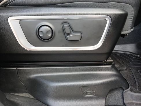 Used 2024 RAM 1500 Laramie AWD/4WD image 27