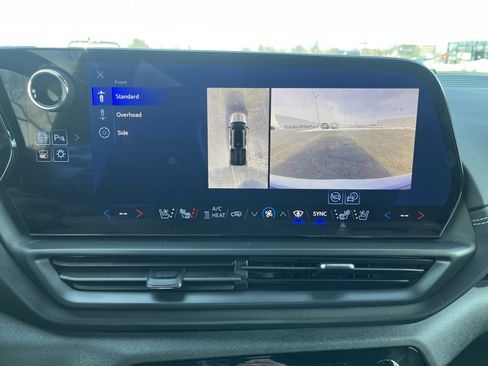 Used 2025 Chevrolet Silverado EV LT image 31