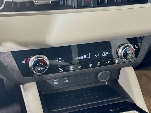 New 2026 Mitsubishi Outlander SE image 16