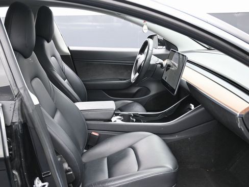 Used 2018 Tesla Model 3 Long Range image 38