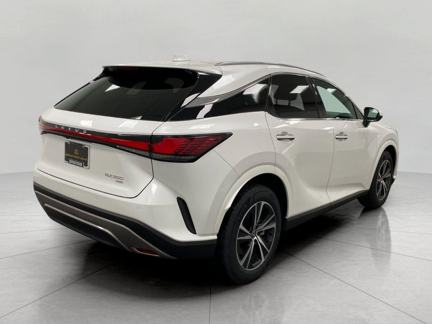 Used 2024 Lexus RX 350 Premium w/ Convenience Package AWD/4WD image 4