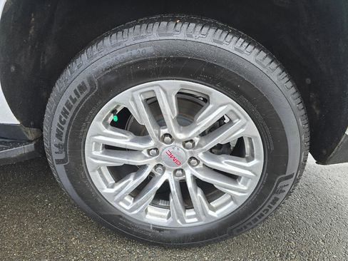 Used 2022 GMC Yukon XL SLT image 12