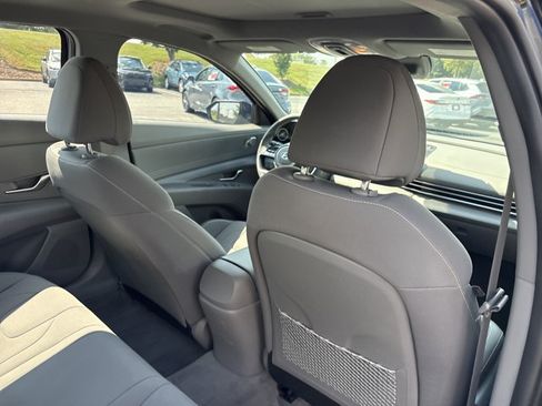 Used 2022 Hyundai Elantra SEL w/ Convenience + Premium Package FWD image 26