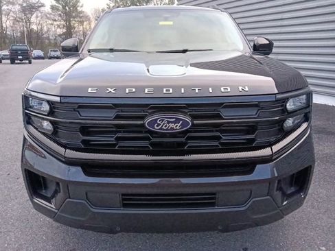 New 2026 Ford Expedition Active image 8
