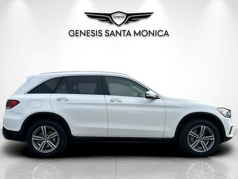 Used 2021 Mercedes-Benz GLC 300 4MATIC image 3