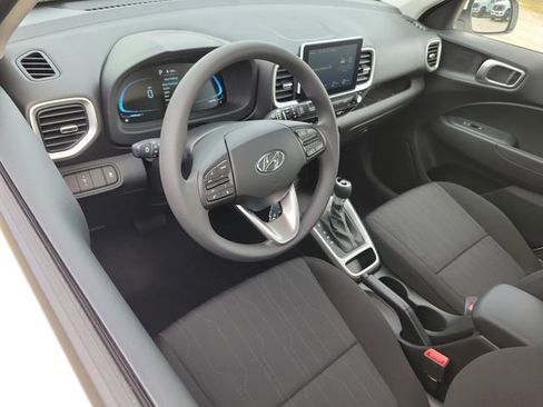 New 2026 Hyundai Venue SE image 6