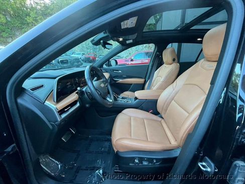 Used 2024 Cadillac XT4 Sport image 17