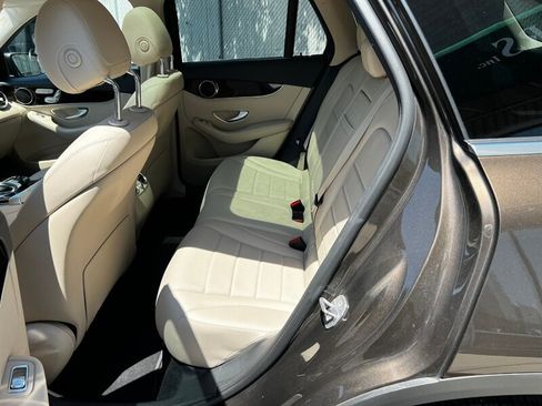 Used 2016 Mercedes-Benz GLC 300 4MATIC w/ Multimedia Package image 18