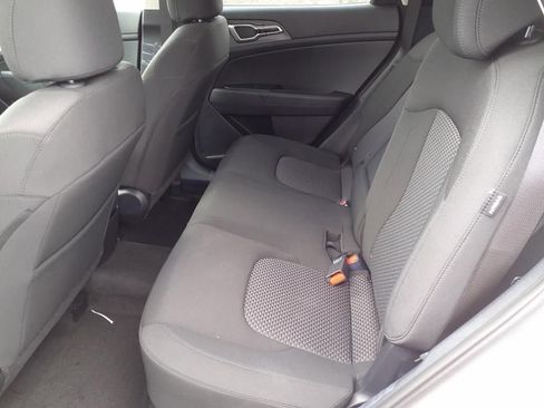 Used 2025 Kia Sportage LX image 12