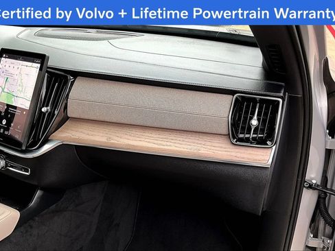 Used 2025 Volvo XC90 B6 Plus AWD/4WD image 21