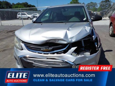 Used 2017 Chevrolet Sonic LT FWD image 11